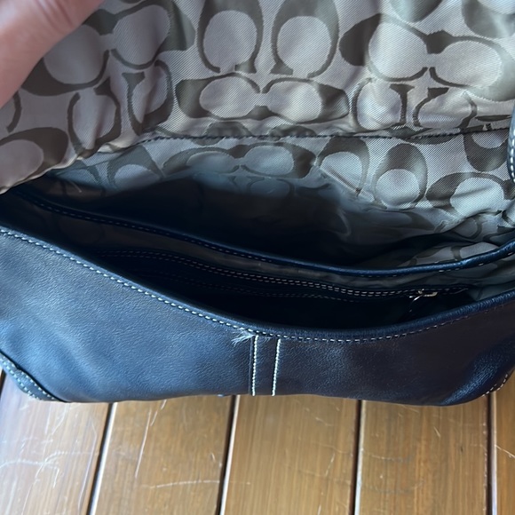 Coach Big Buckle Should Bag - Picture 5 of 8